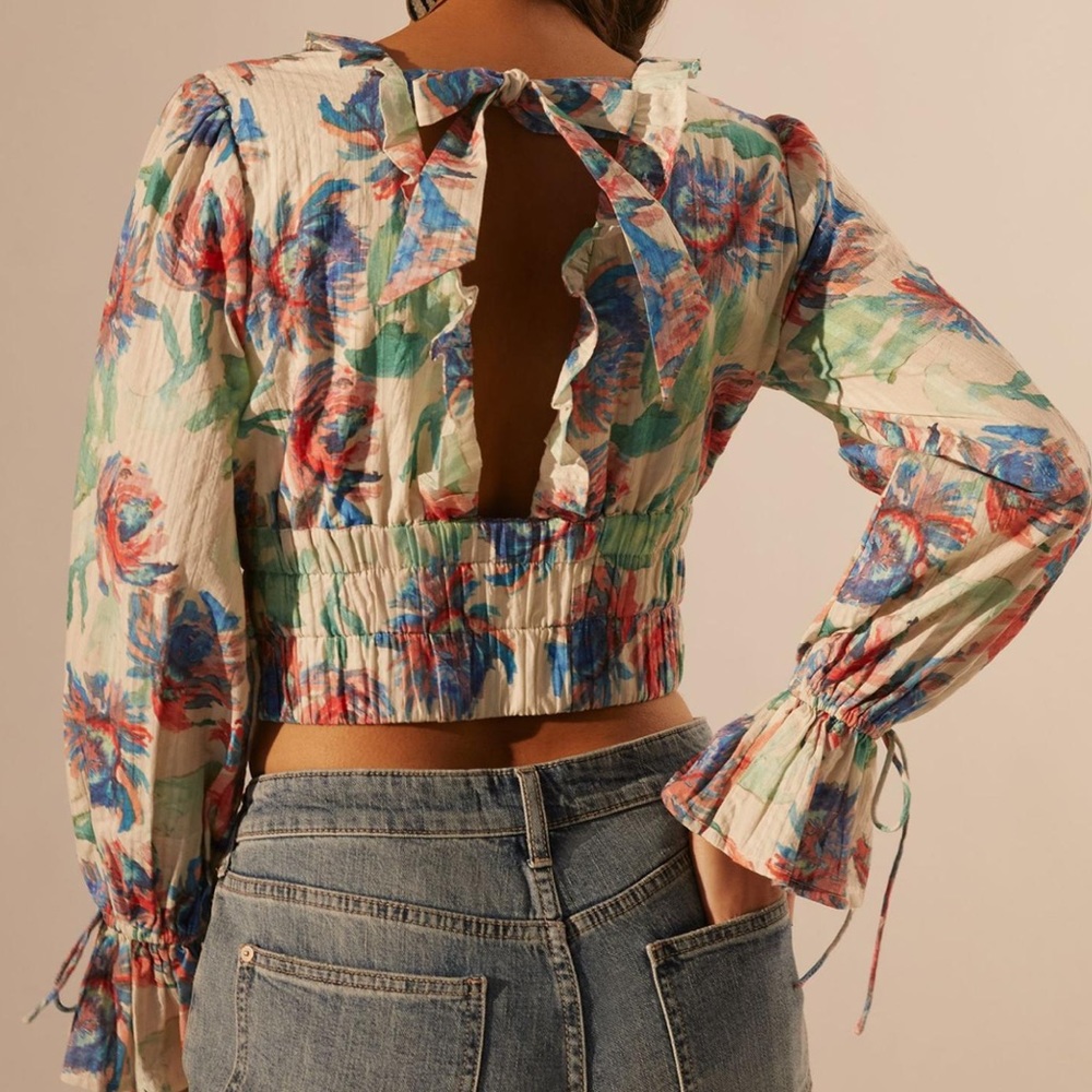 Anthropologie floral gathered crop top blouse - Picture 10 of 10